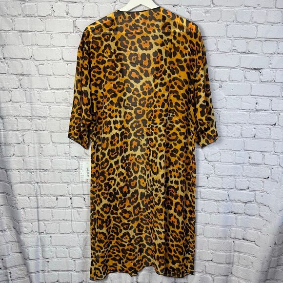 LuLaRoe Shirley Cover Up Leopard Print NWT Size Medium - Picture 6 of 7